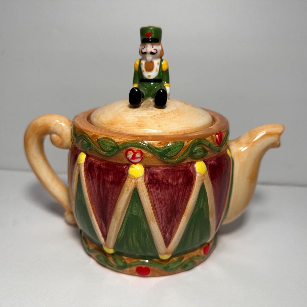 Vtg Hand Painted Drum Style Christmas Teapot Soldieron Lid Applause Inc - 7”